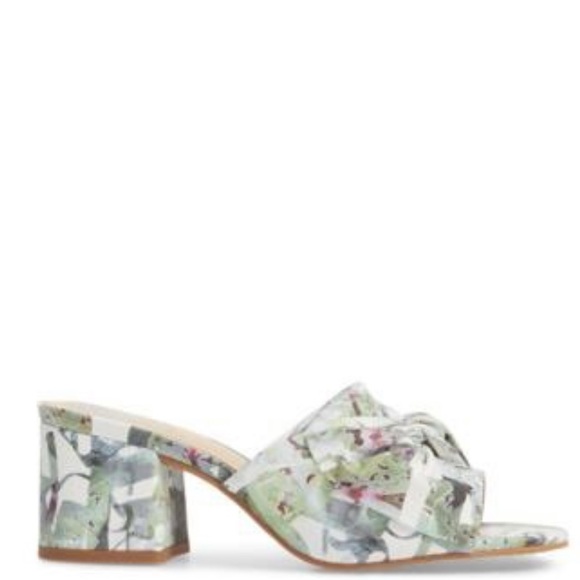 Vince Camuto Sandals - Picture 3 of 5